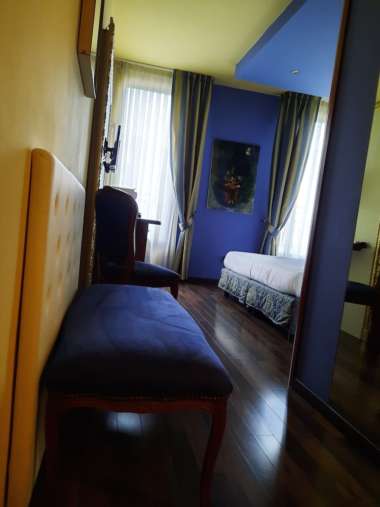 Panoramic Double Room Single Use, City View photo 3