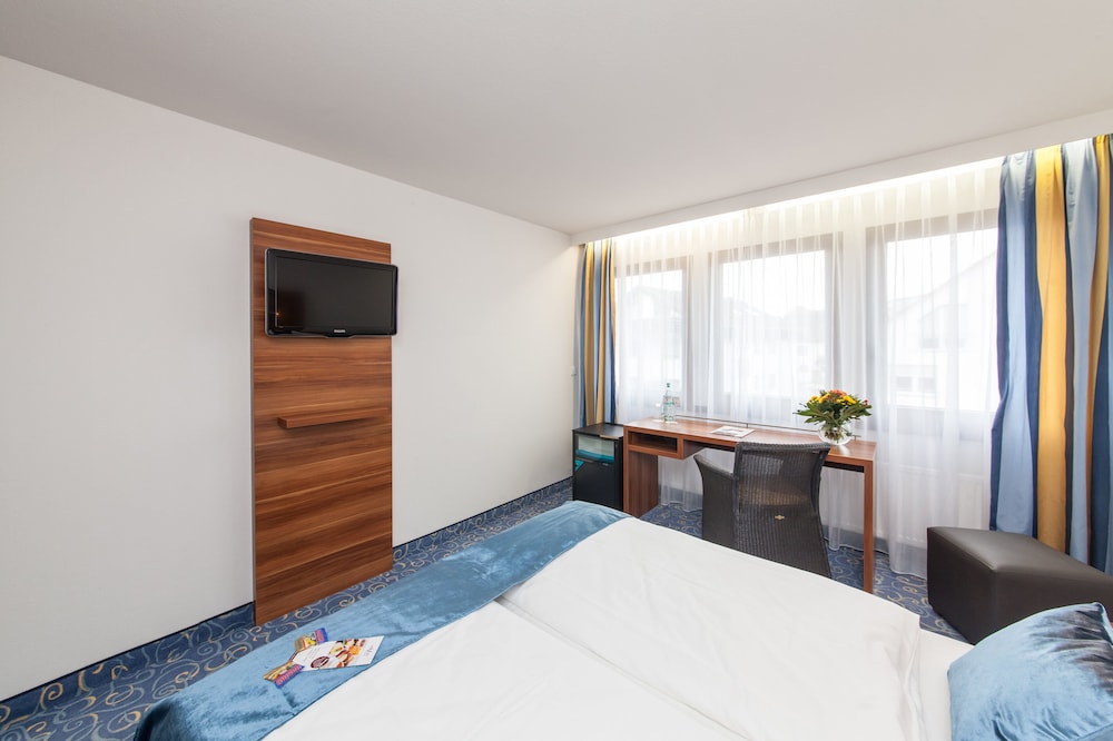 Standard Double Room Single Use photo 3