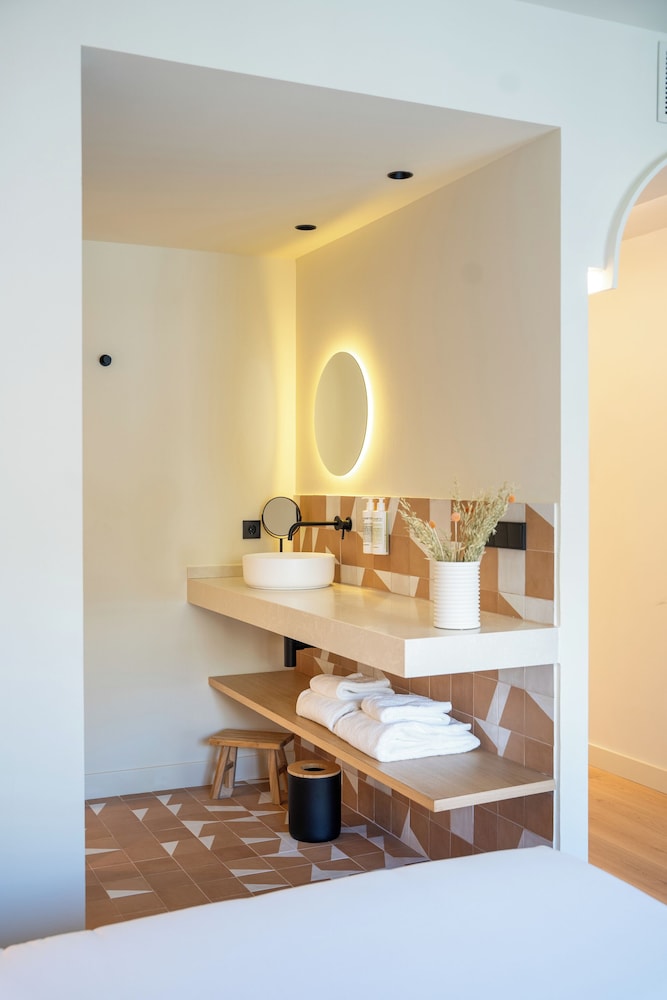 Deluxe Room, Balcony