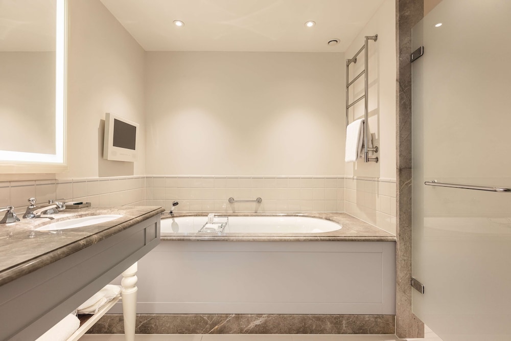 Junior Suite, 1 King Bed, Balcony