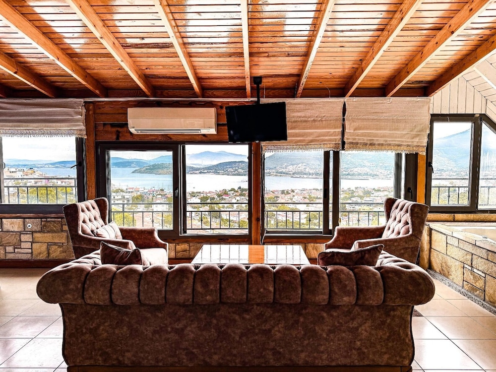 Deluxe Room, Hot Tub, Sea View photo 1
