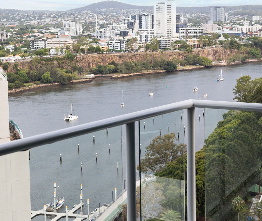 Apartment, 3 Bedrooms, River View (No Housekeeping) - Photo 3