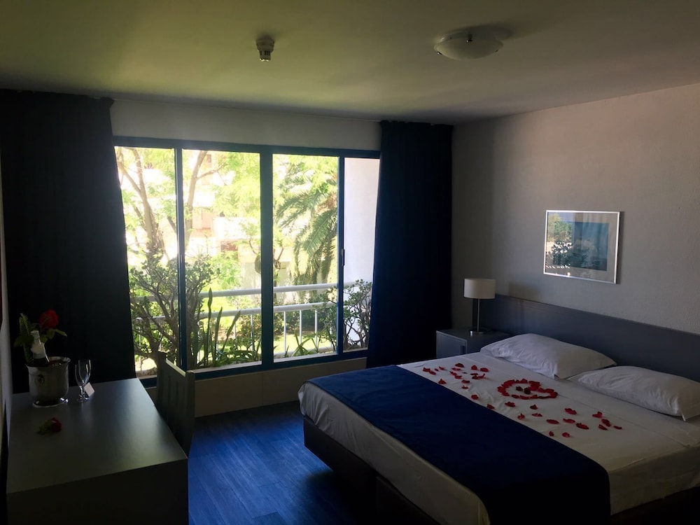 Apartment, 1 Bedroom, Balcony, Partial Sea View photo 1