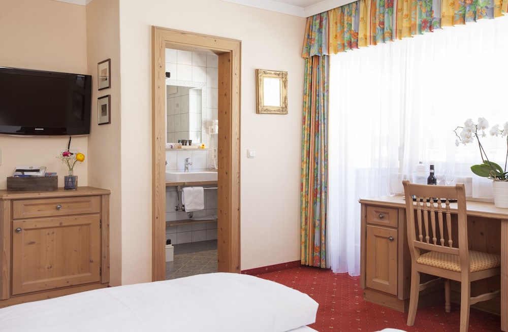 Classic Double Room - Photo 8