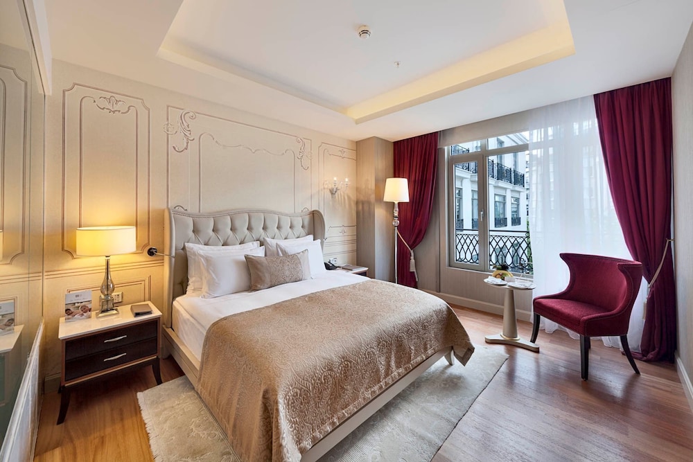 Superior Room, City View