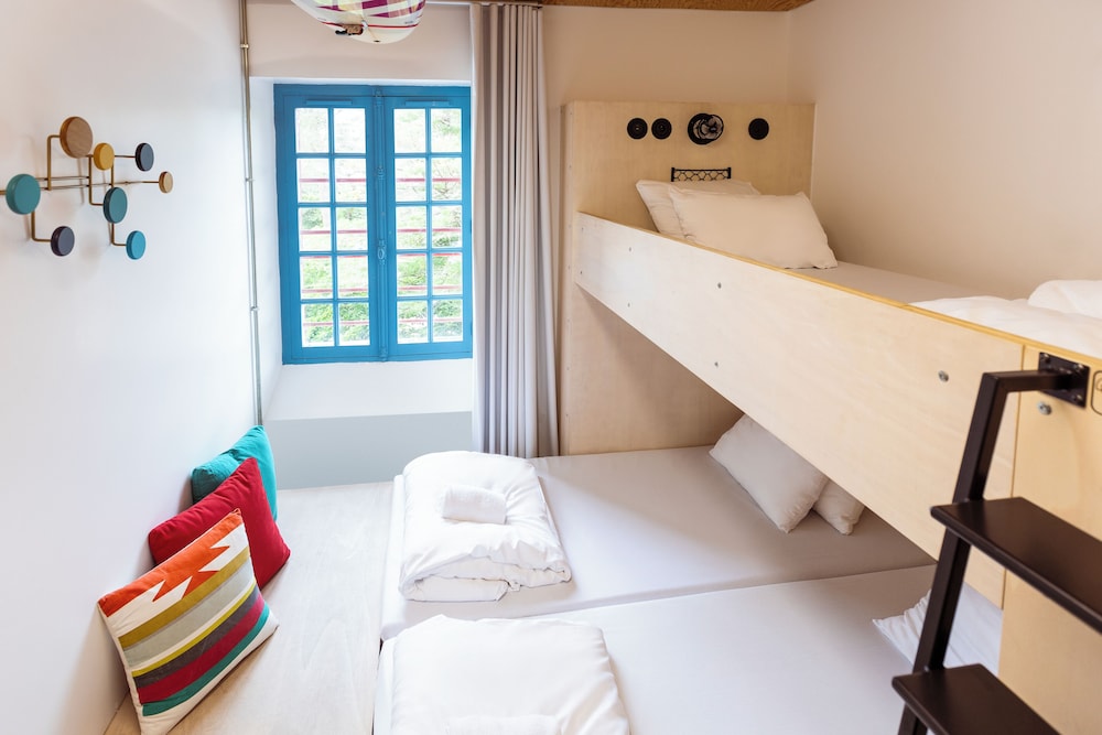 Private bedroom for 3 people with a bathroom photo 1