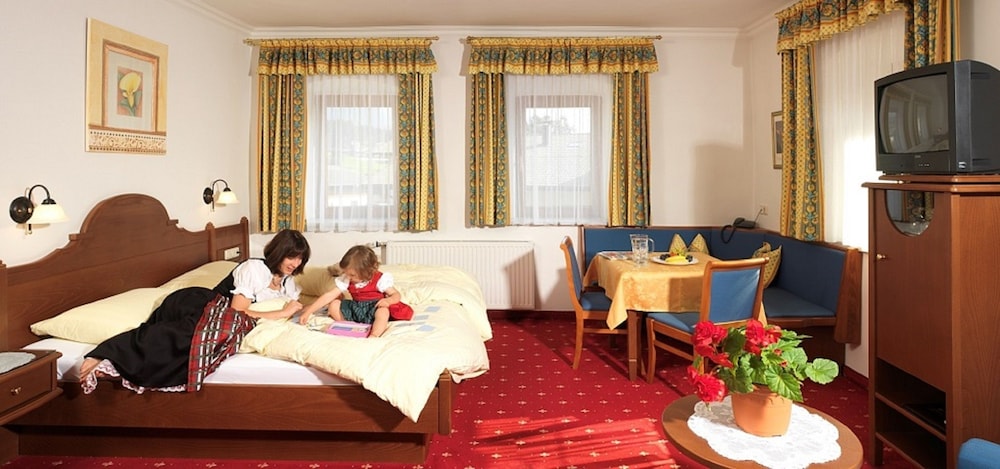 Family Room, Balcony (2 adults and 1 child) photo 1