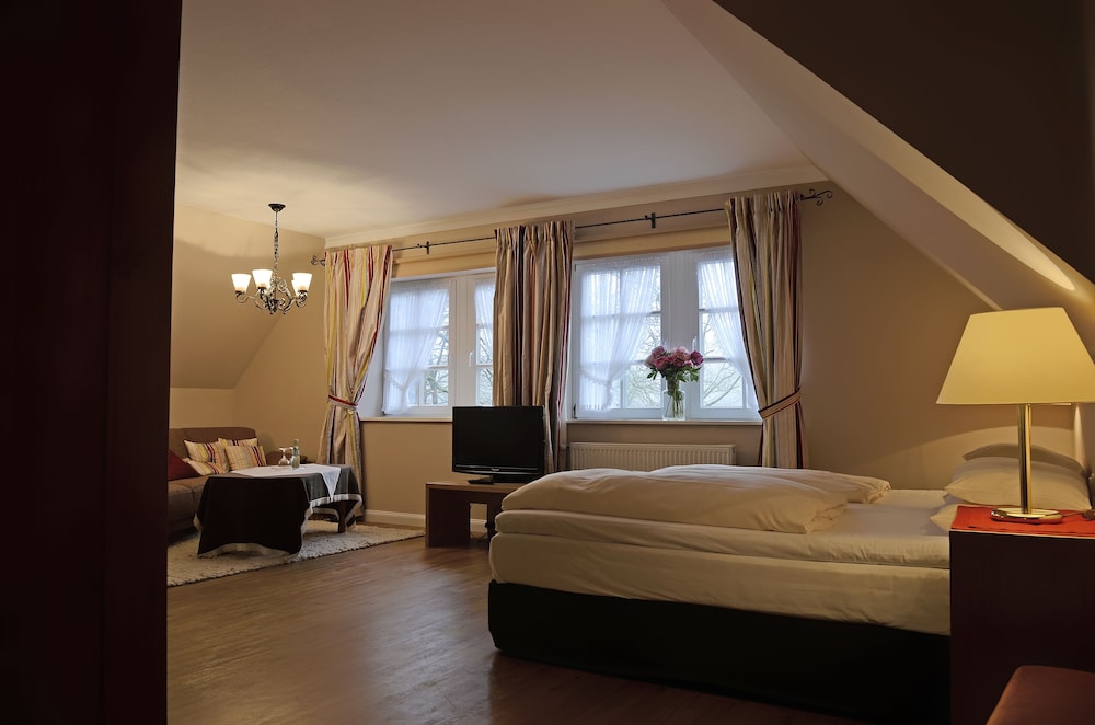 Junior Suite (Deluxe) photo 2