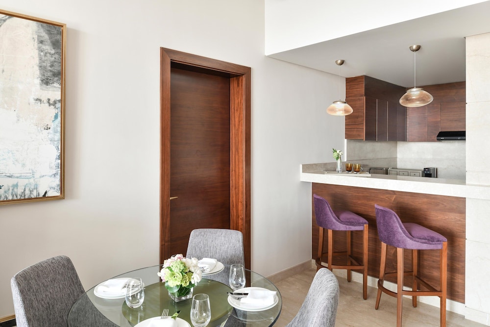 Grand Suite, 1 Bedroom, Balcony - Photo 5