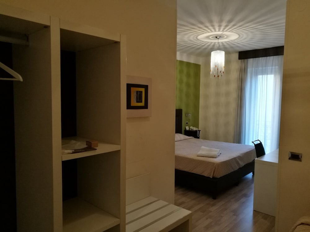 Triple Room - Photo 1
