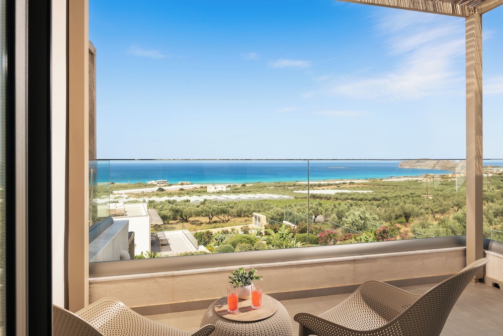 High Floor Double Room with Sea View photo 2