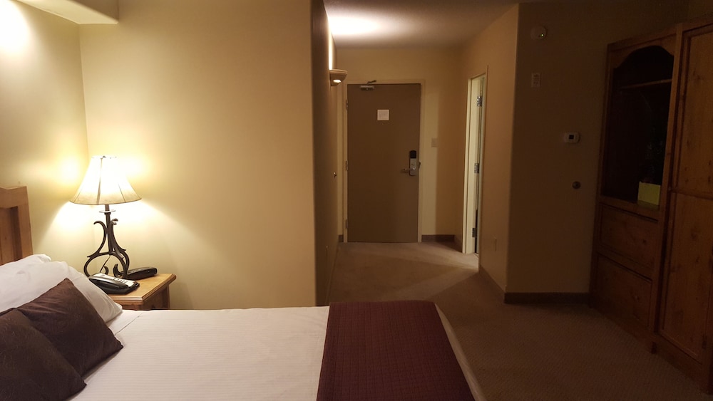 Economy Room, 1 Queen Bed photo 2