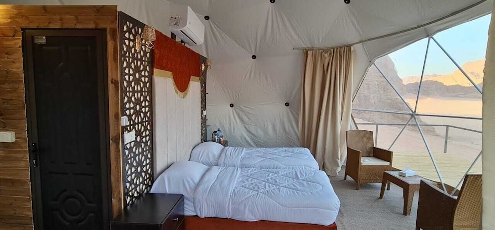Martian Tent - Photo 2