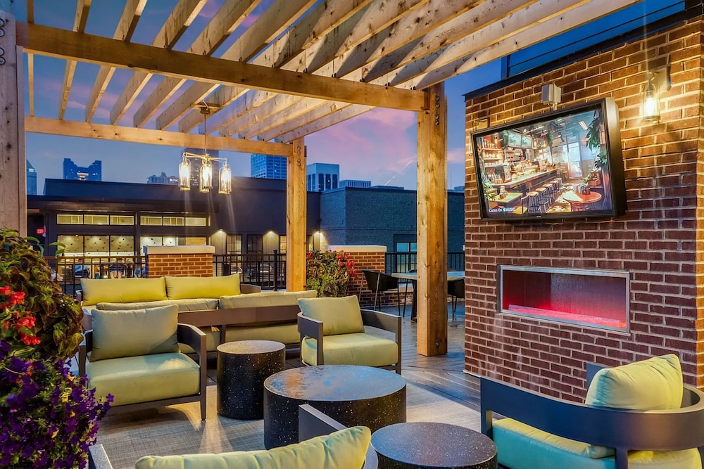 Downtown Luxury - Top Floor 2BR at Topiary Park, 写真 10