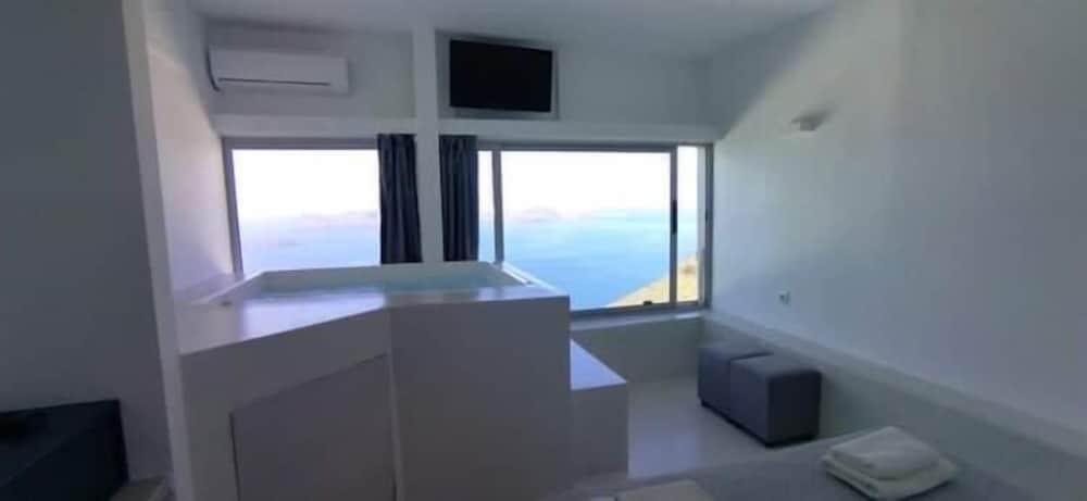 Luxury Studio Suite