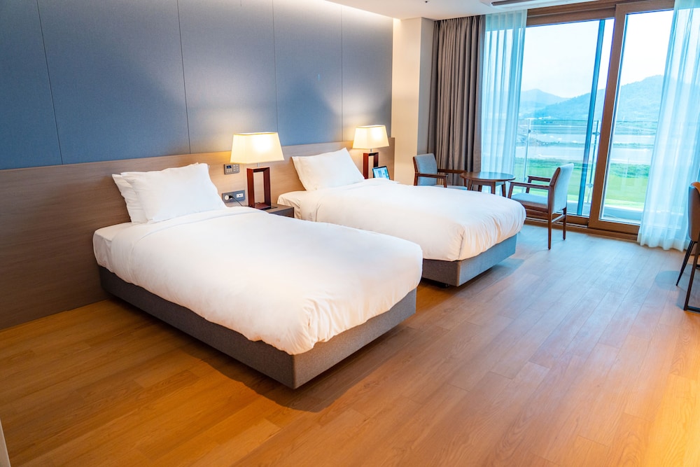 Superior Twin Room - Photo 1
