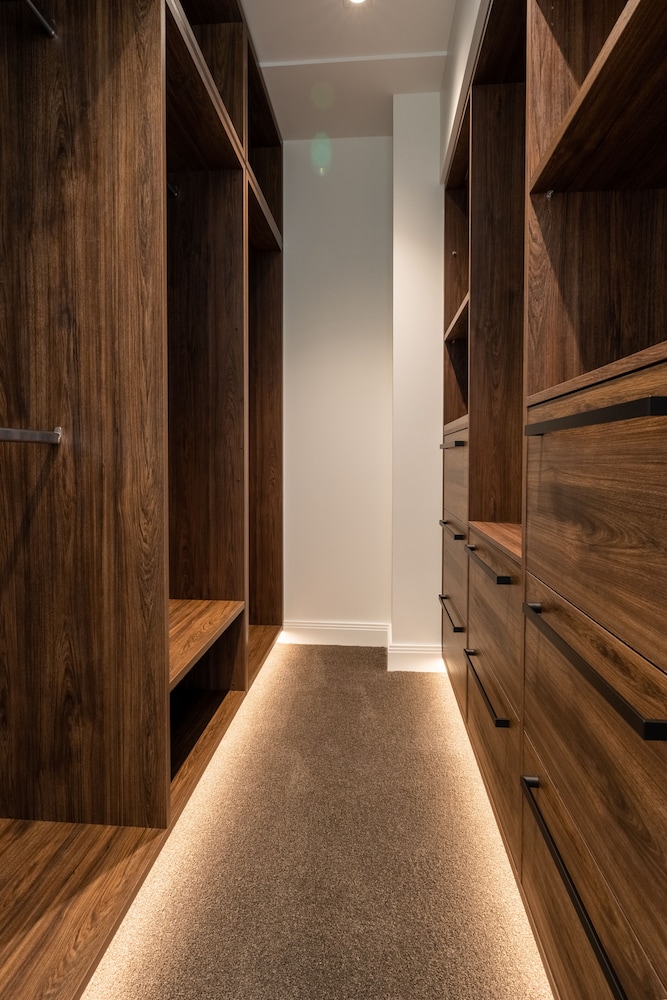 Luxury Penthouse, City View (4 King Beds) - Photo 7