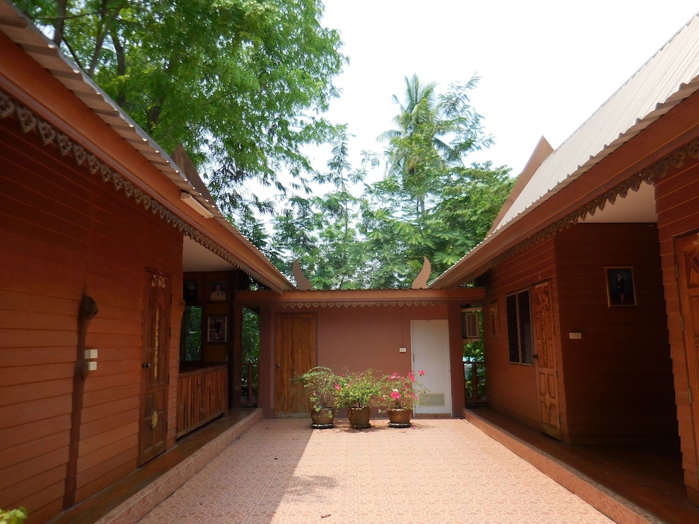 3-Bedroom Cottage photo 2