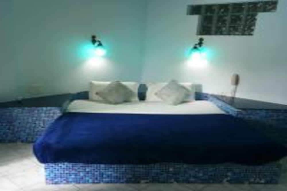 Deluxe Twin Room - Photo 3