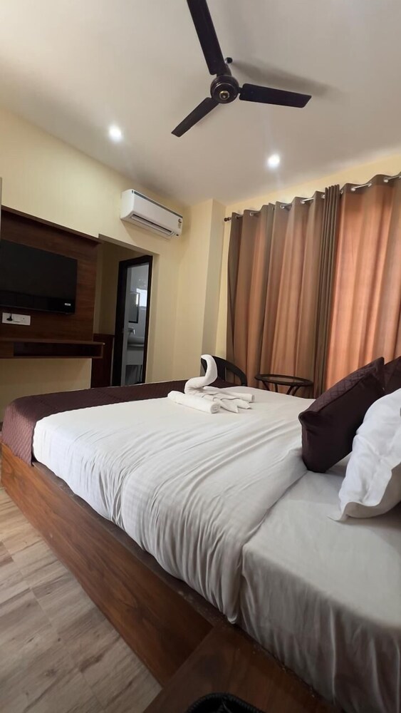 Luxury Double Room, City View
