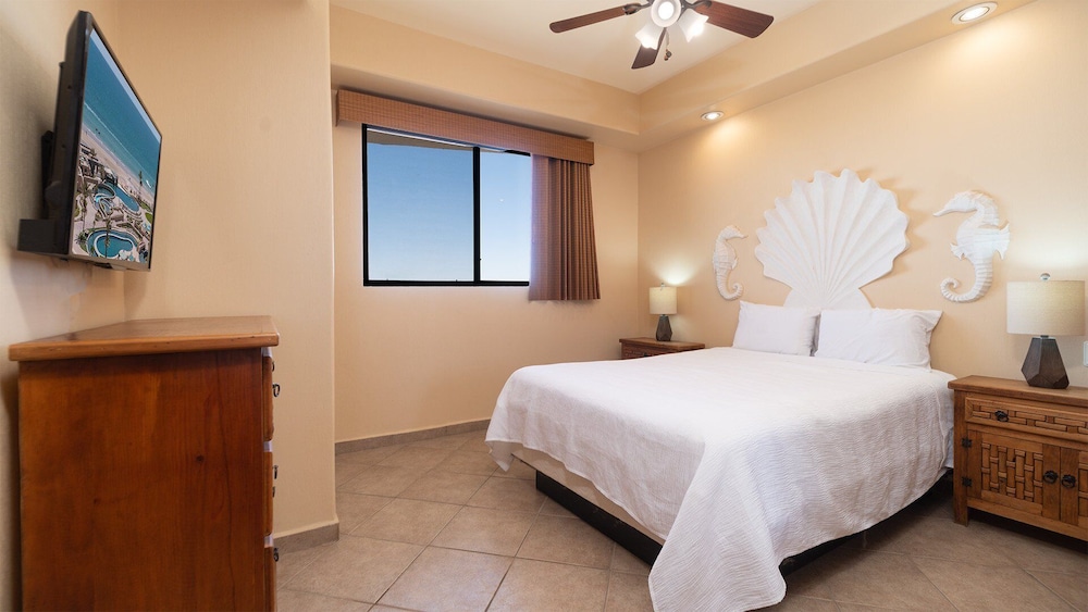 Condo, 1 Queen Bed with Sofa bed, Balcony, Ocean View (Las Palomas Resort Rubi 805)