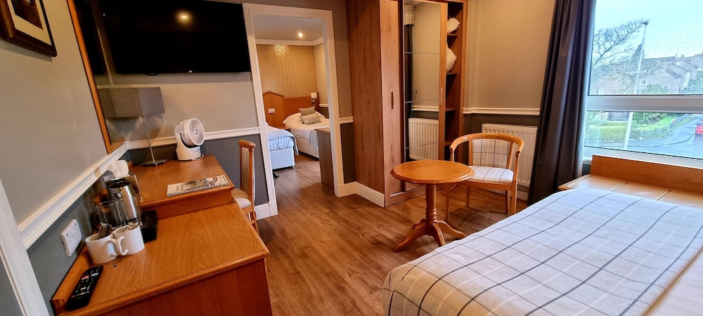 Standard Suite, Ensuite photo 2