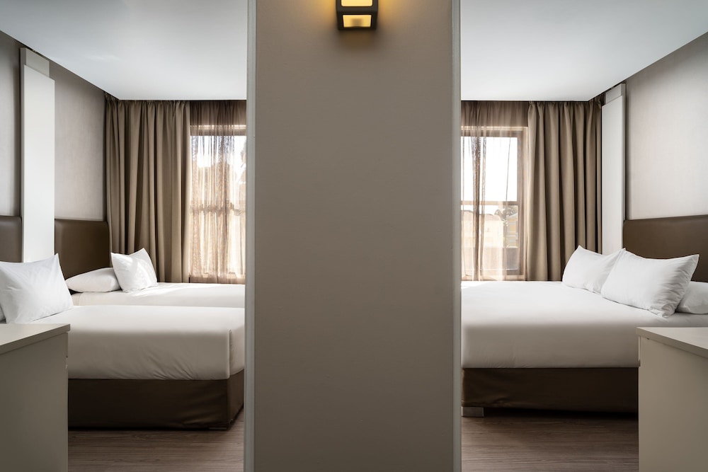 Room, 2 Bedrooms photo 1