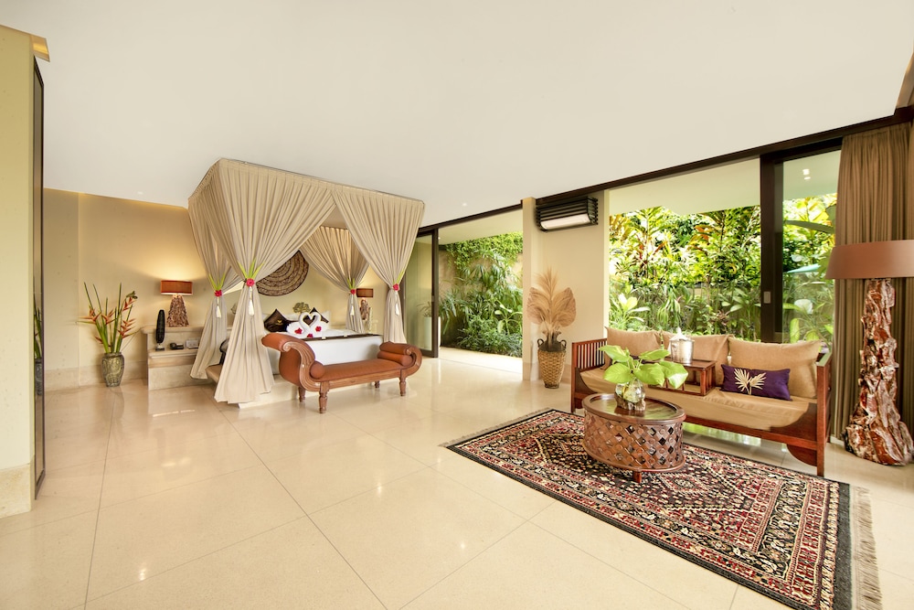 Presidential Villa Suite