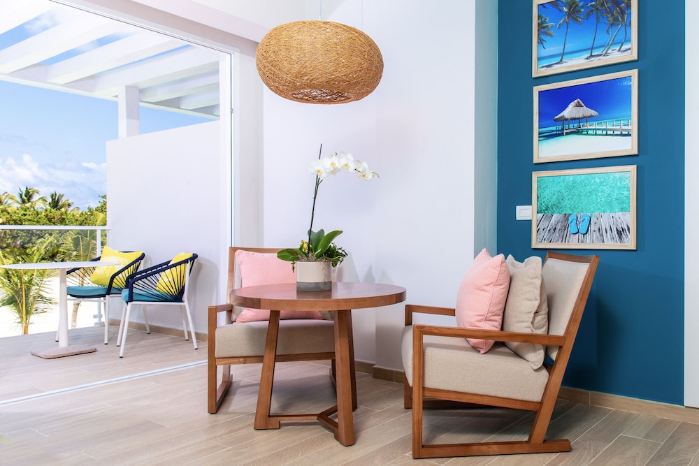 Honeymoon Suite, Beachfront (Swim-up)