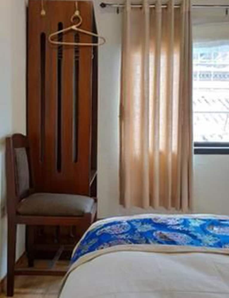 Deluxe Double Room, 1 Queen Bed, Courtyard View photo 3