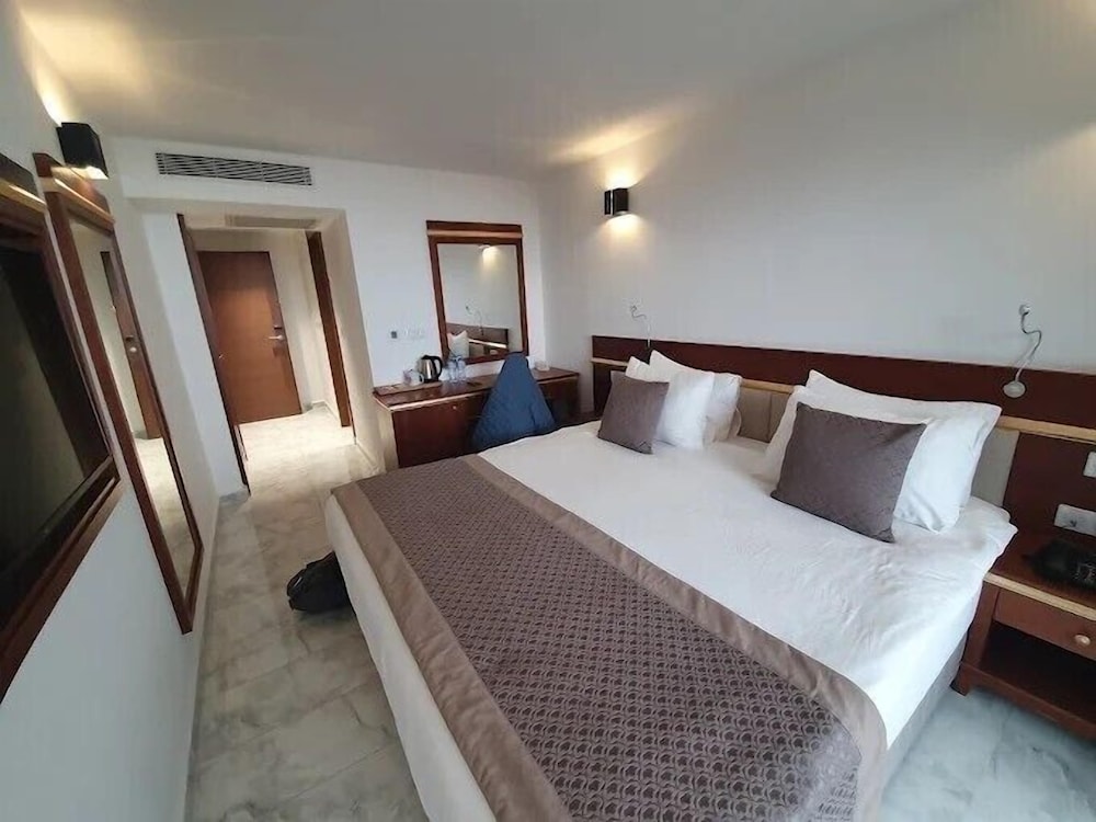 Classic Double Room, Balcony, Mountain View photo 2