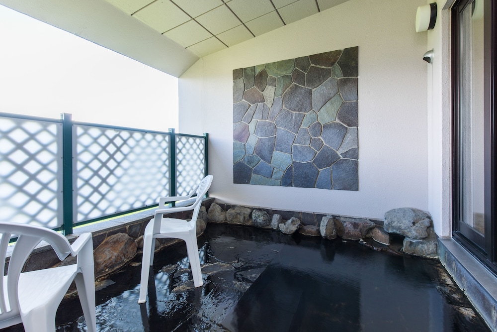 Premier Twin Room, Multiple Beds, Private Bathroom, Mountain View photo 2