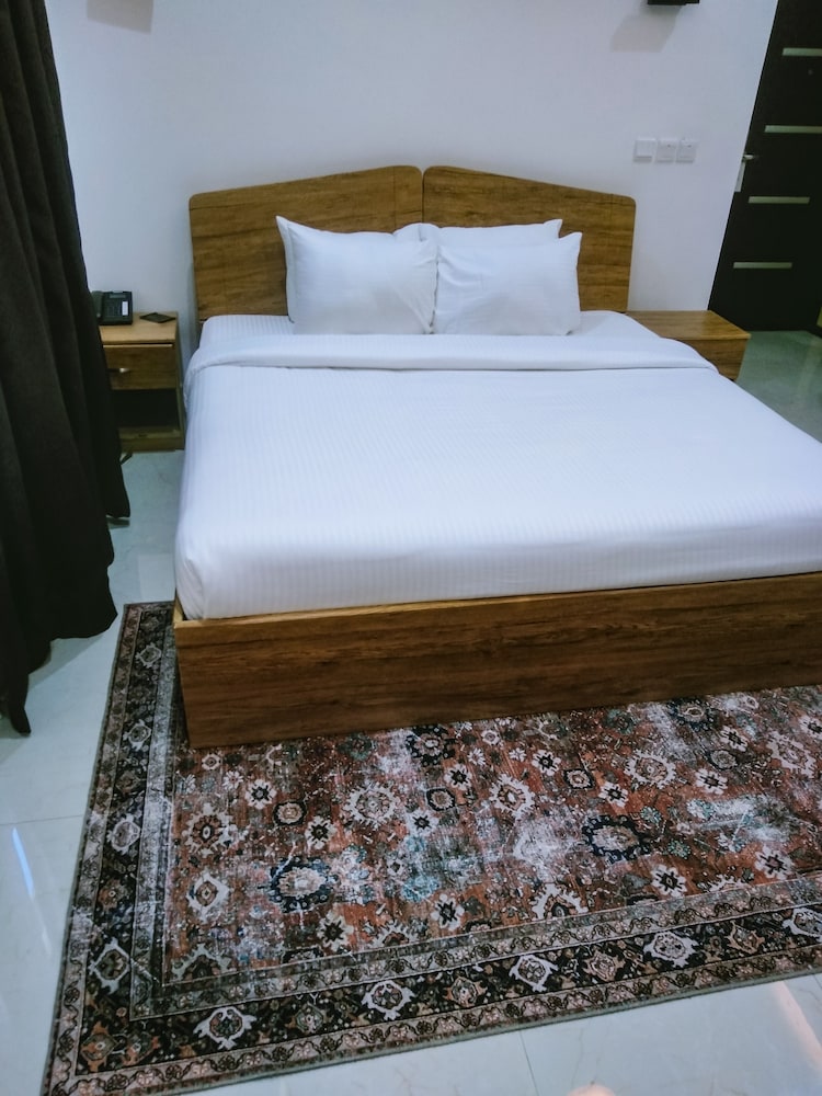 Deluxe Room - Photo 4