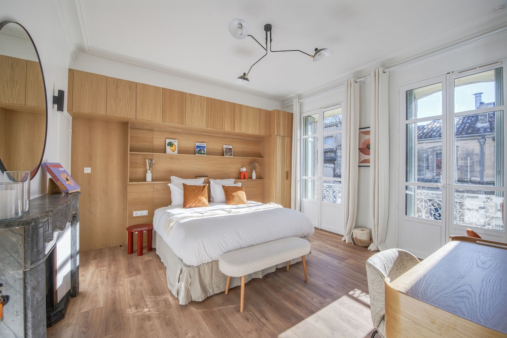 Classic Apartment, 1 King Bed, Kitchen