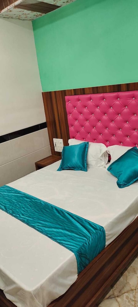 Deluxe Room - Photo 18