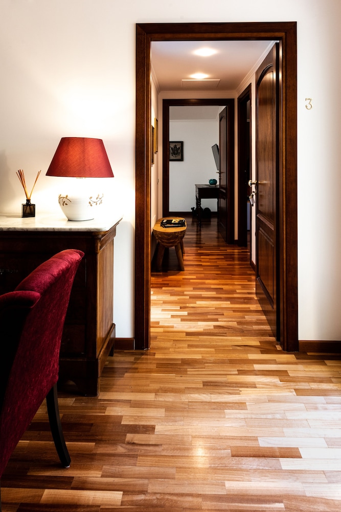 Junior Suite, Jetted Tub