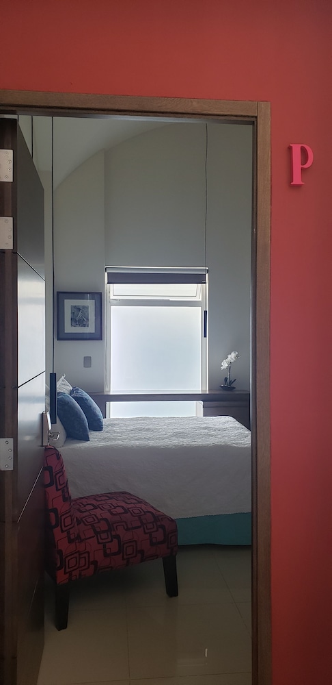 PETITE ROOM - Located Beside Reception