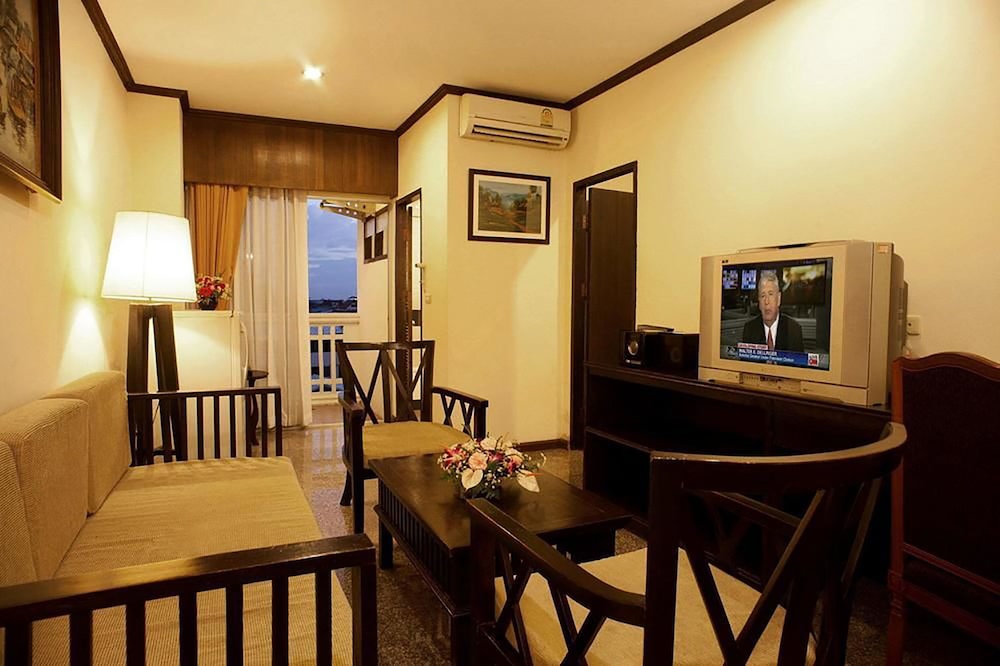 Family Room, 2 Bedrooms - Photo 1