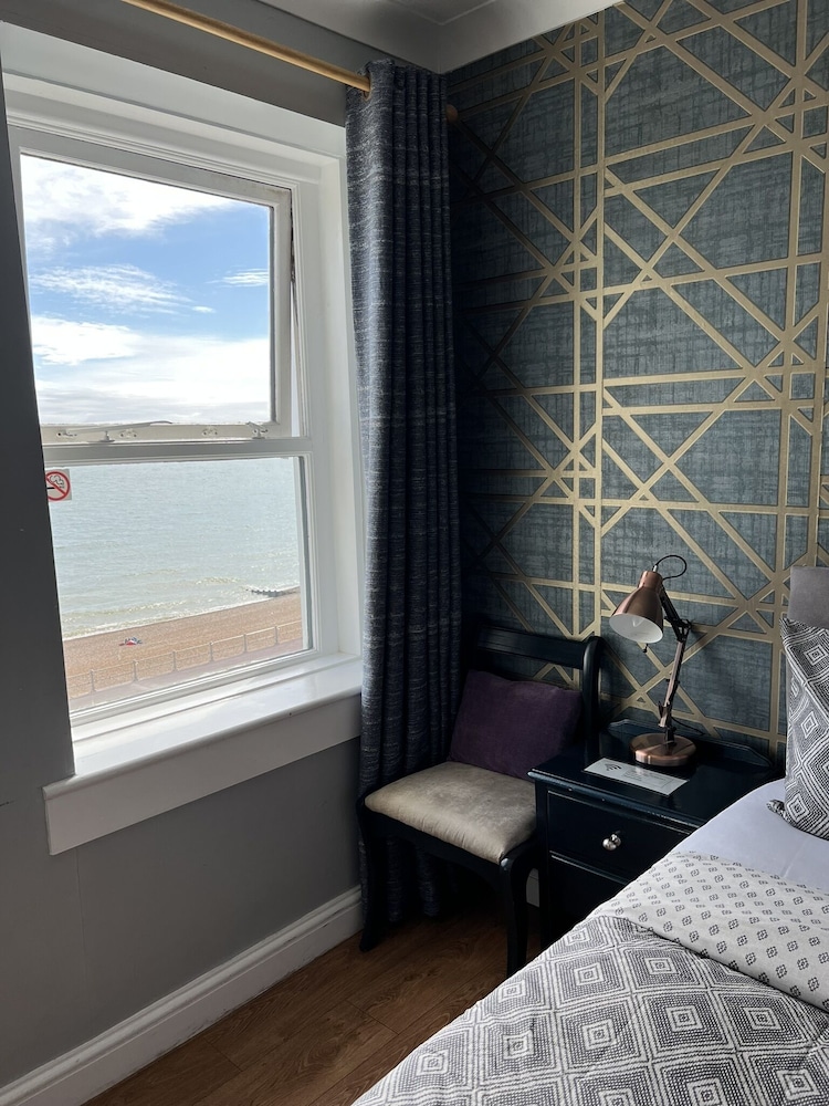 Family Triple Room, Ensuite, Sea View photo 3
