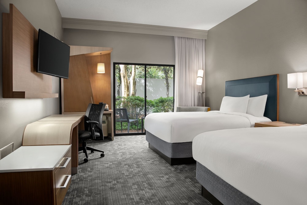 Room, 2 Queen Beds, Balcony photo 1