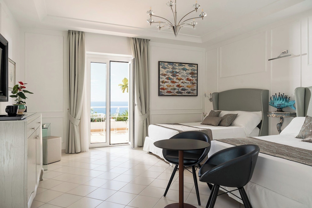 Superior Room, 2 Queen Beds, Sea View, Ground Floor