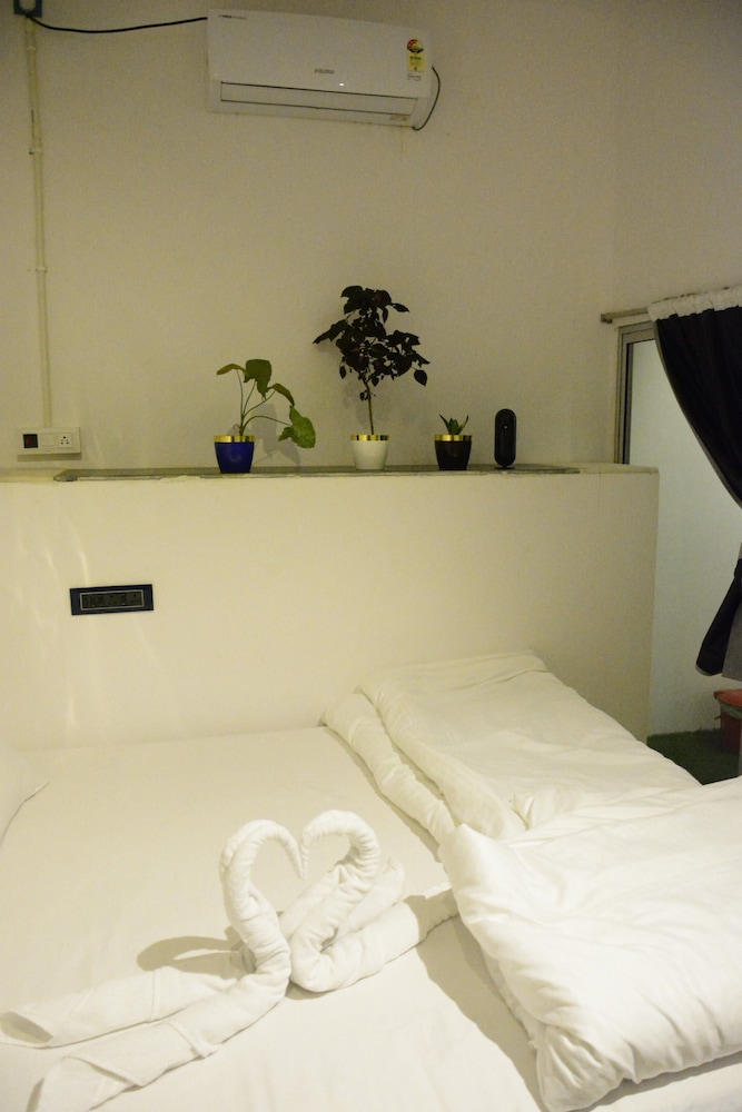 Deluxe Double or Twin Room, Garden View