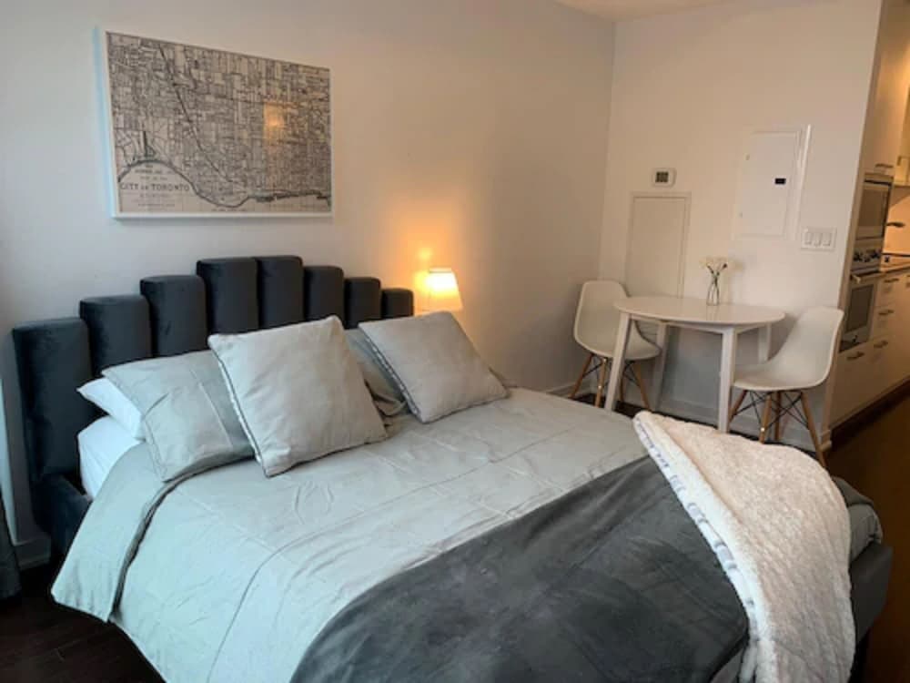 Executive Studio Suite, 1 Queen Bed