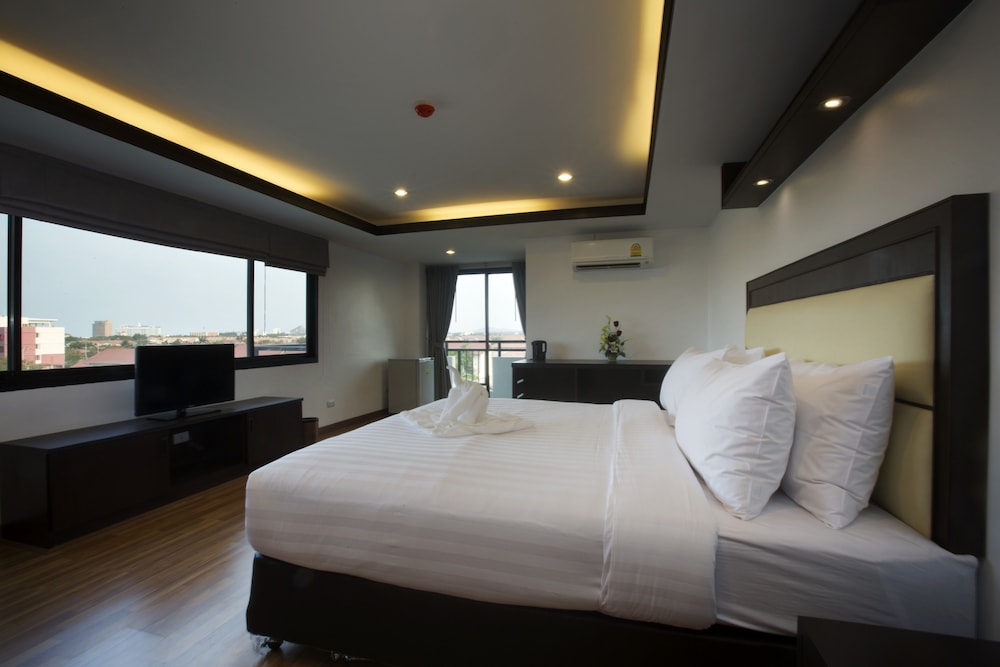 Deluxe Room, 1 King Bed, Terrace