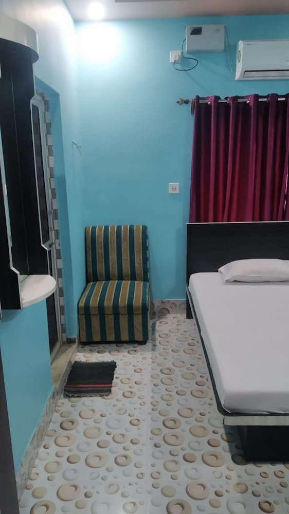 Deluxe Double Room, Balcony (AC) photo 2
