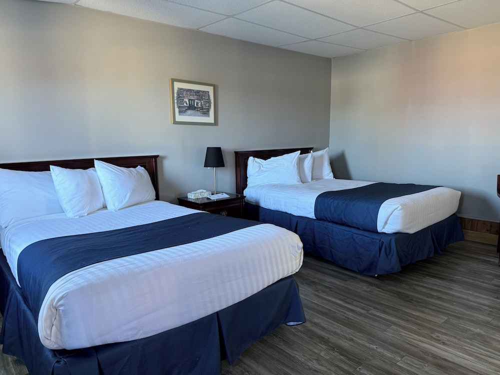 Standard Room, 2 Double Beds, Beachside photo 1