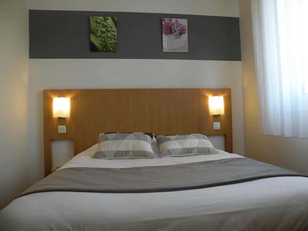 Standard Double Room - Photo 4