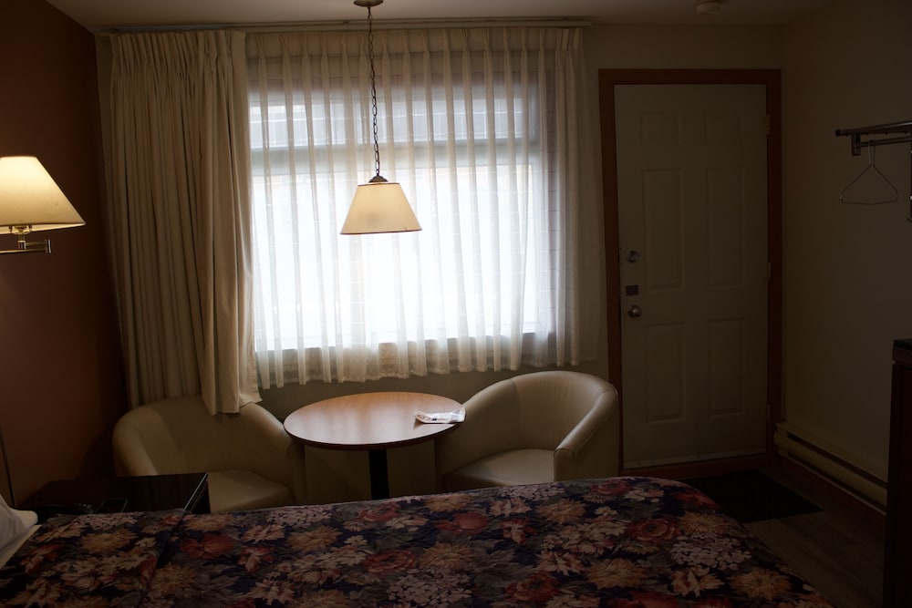 Premium Room, 1 Queen Bed, Non Smoking, Jetted Tub (in room) photo 1