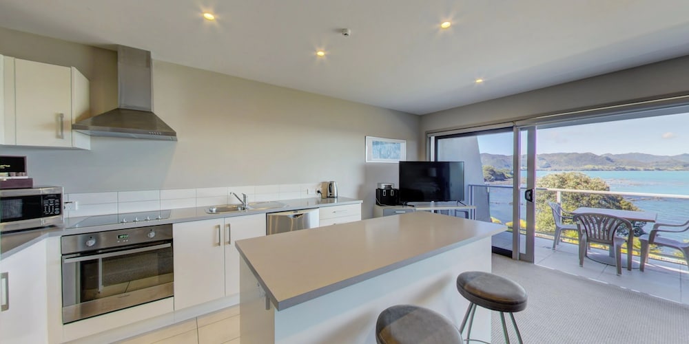Luxury 2 Bedroom Apartment photo 2