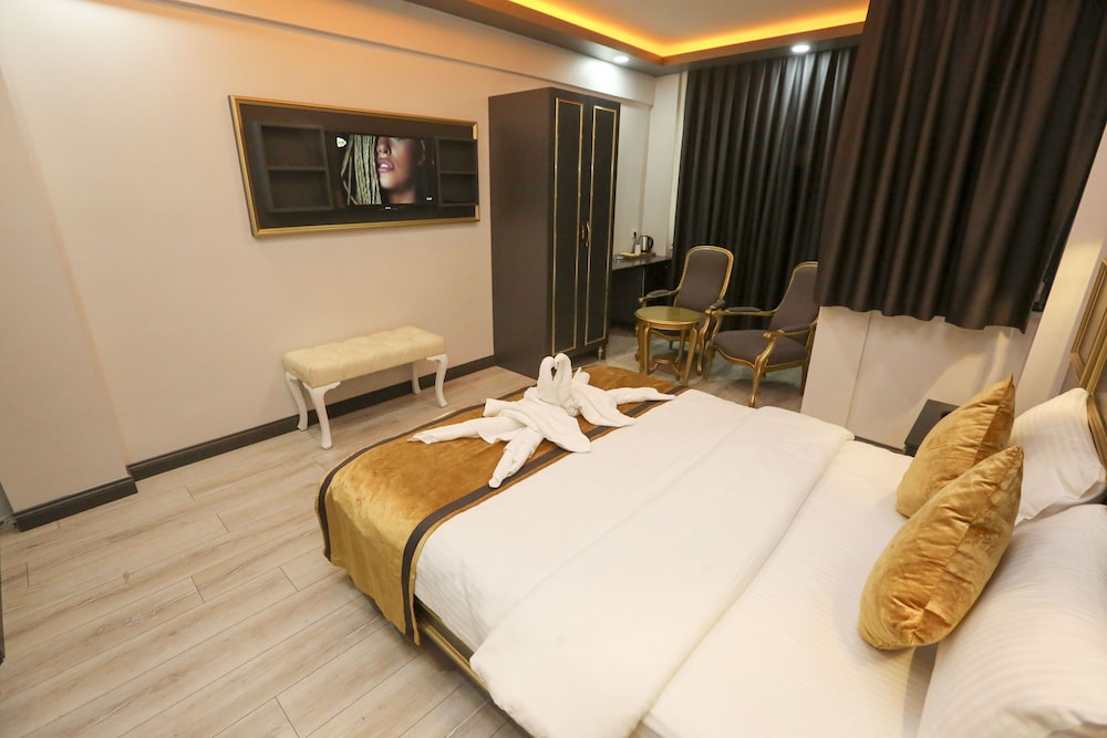 Comfort Quadruple Room, Multiple Beds, Smoking photo 2